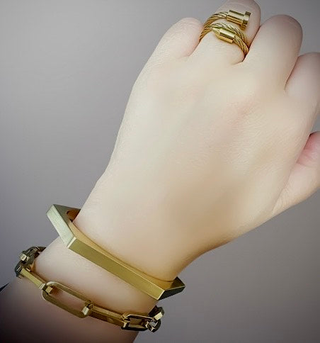 Gold Pointe Cable Adjustable Ring