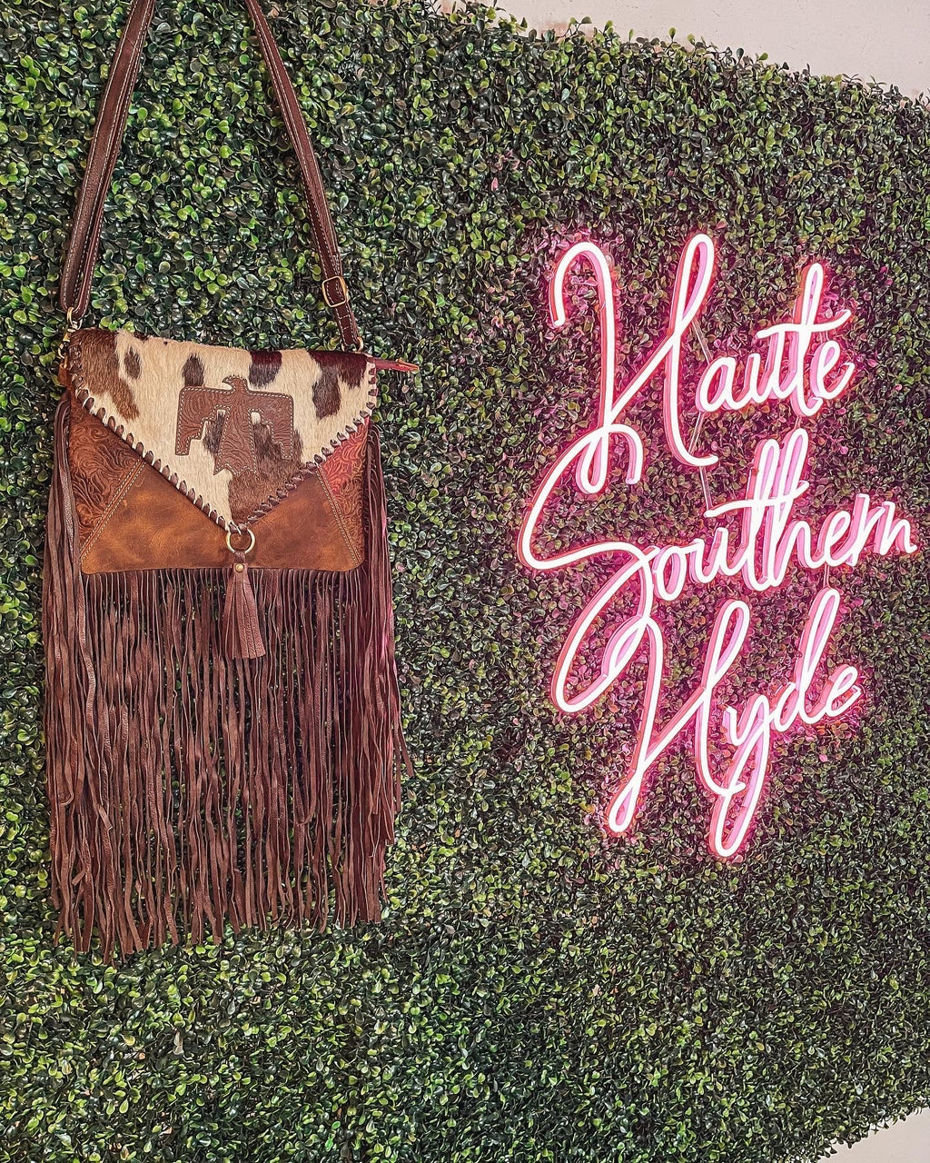 Thunderbird ‘ n Free Cowhide Bag